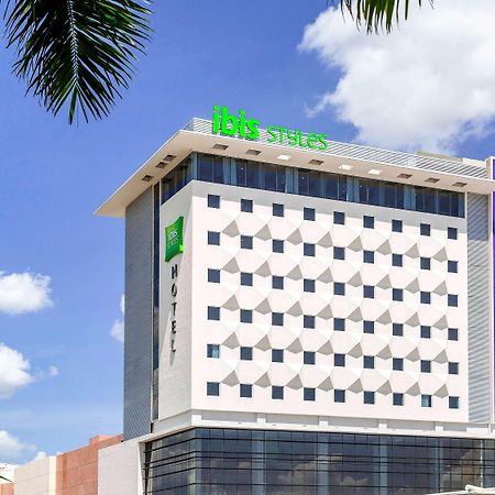 Ibis Styles Merida Galerias Extérieur photo