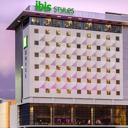 Ibis Styles Merida Galerias Extérieur photo