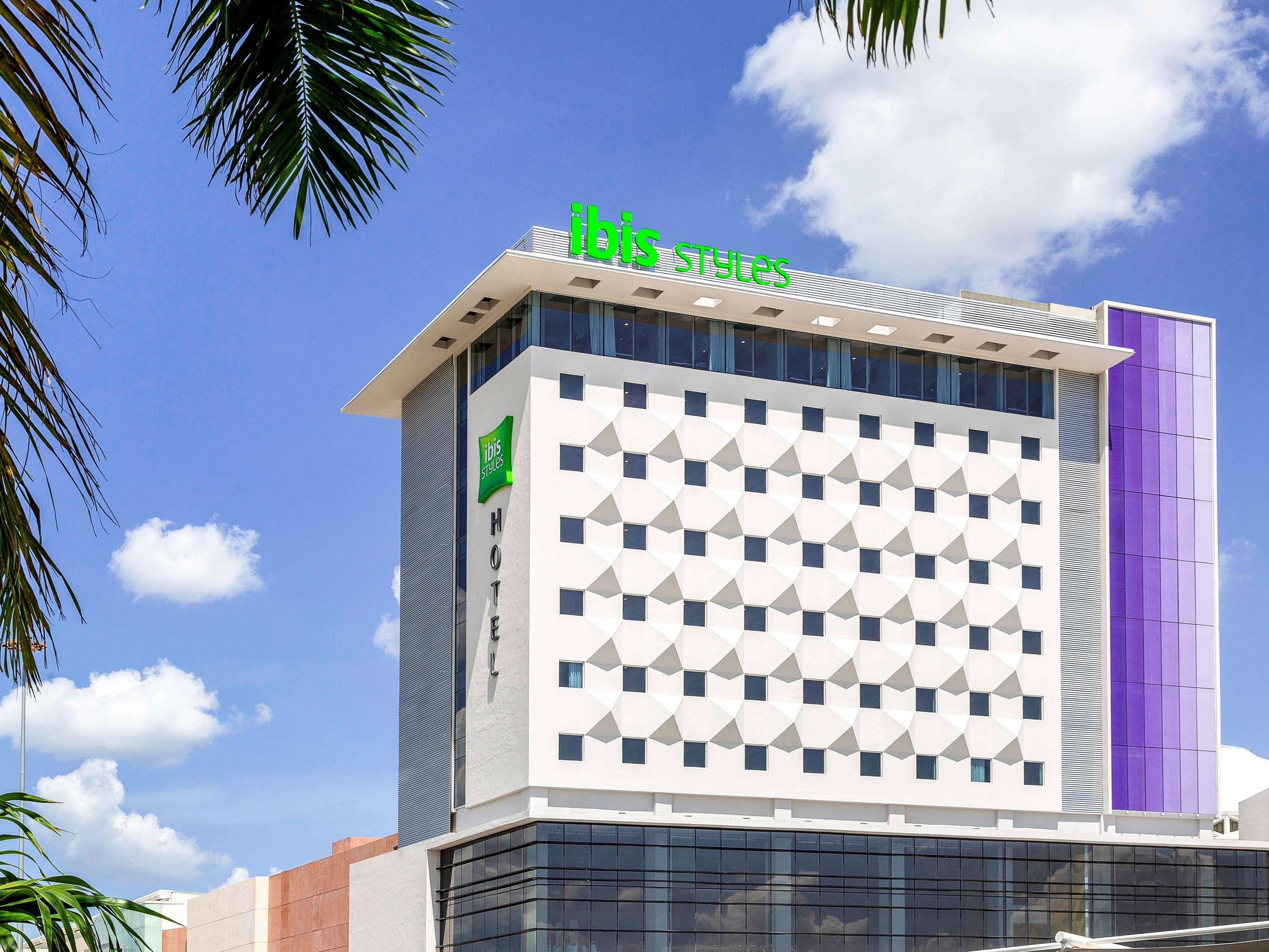 Ibis Styles Merida Galerias Extérieur photo