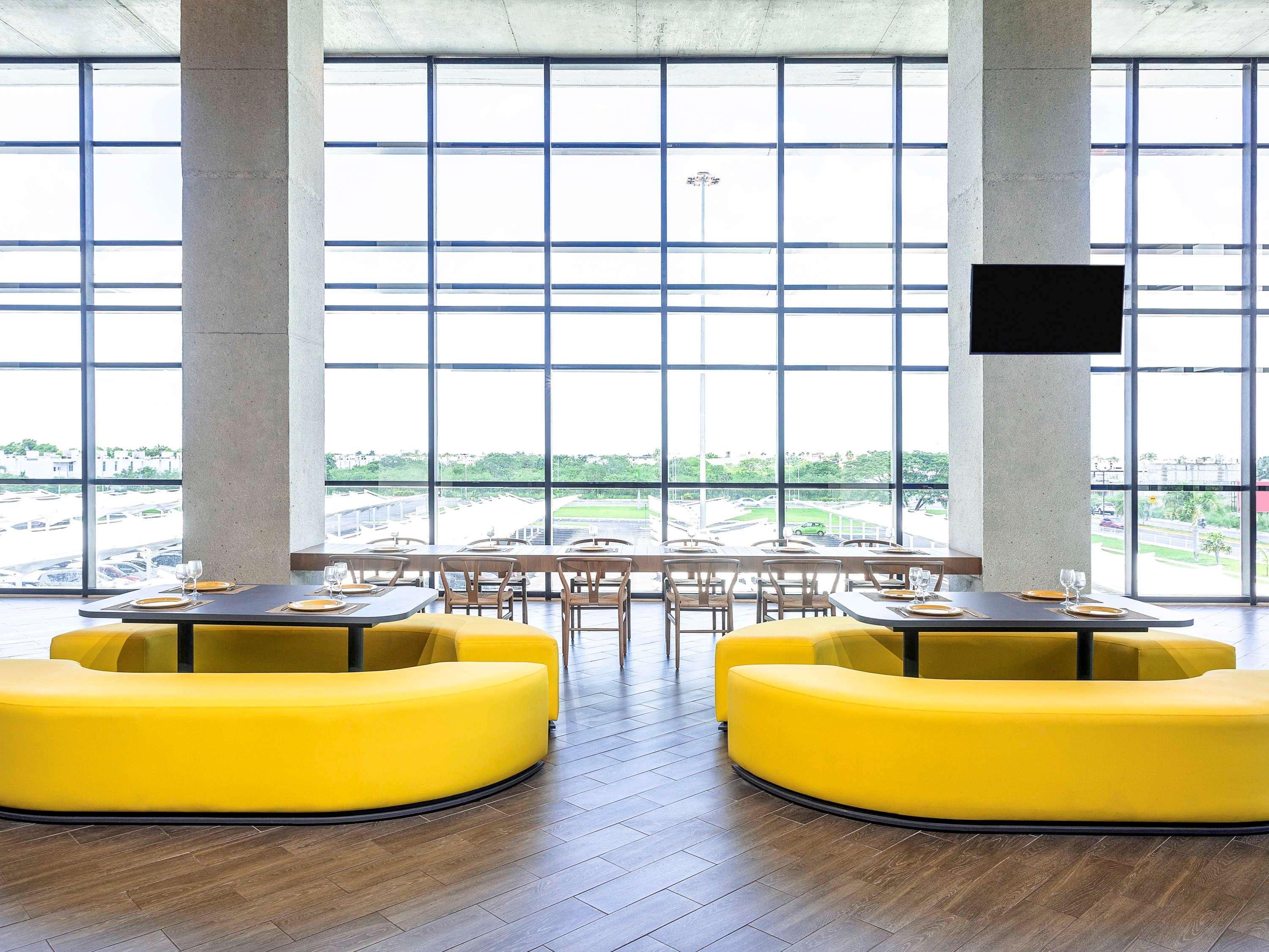Ibis Styles Merida Galerias Extérieur photo