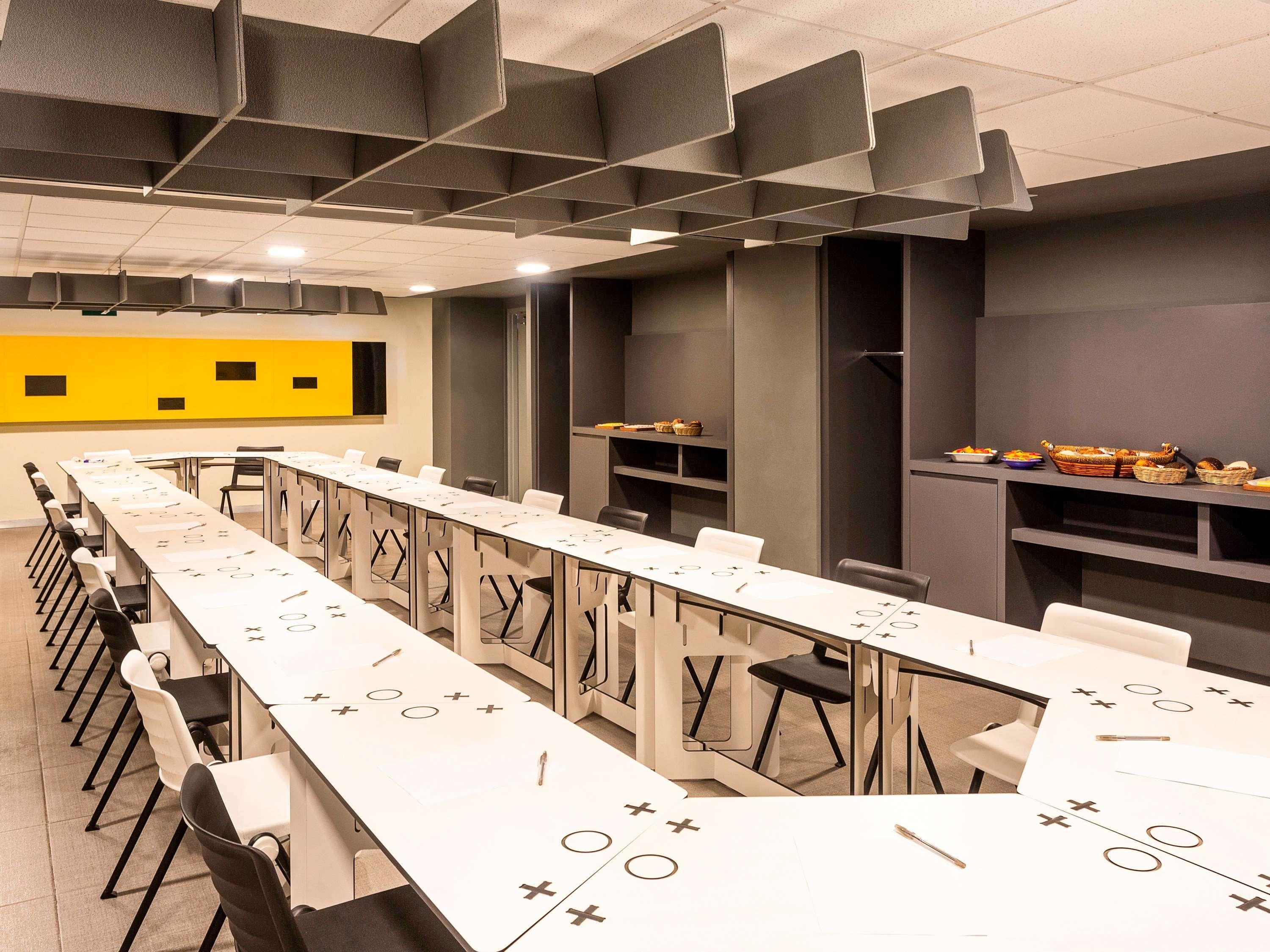 Ibis Styles Merida Galerias Extérieur photo