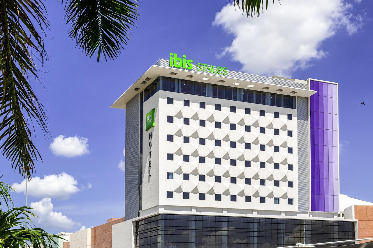 Ibis Styles Merida Galerias Extérieur photo