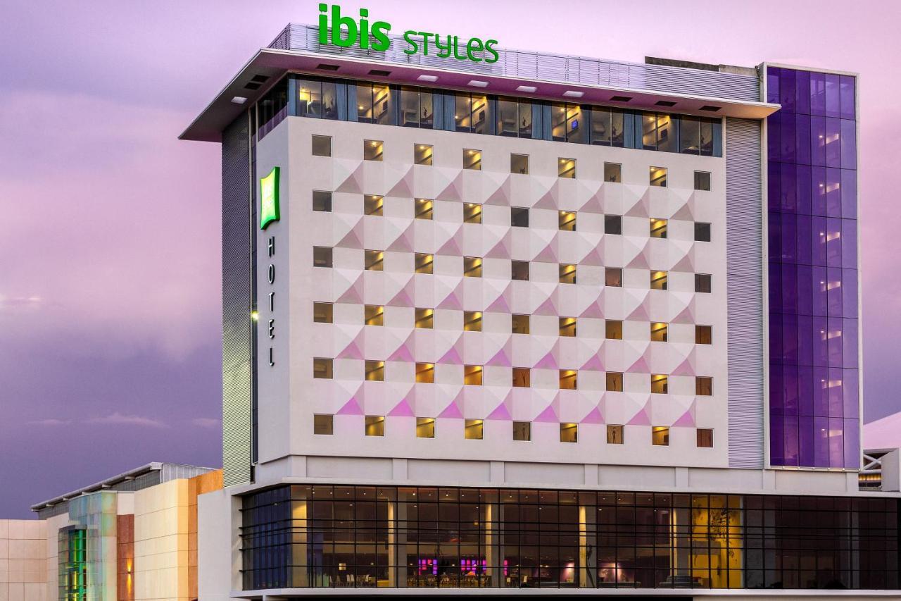 Ibis Styles Merida Galerias Extérieur photo